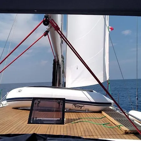 Adriatic Expert Botel Traù