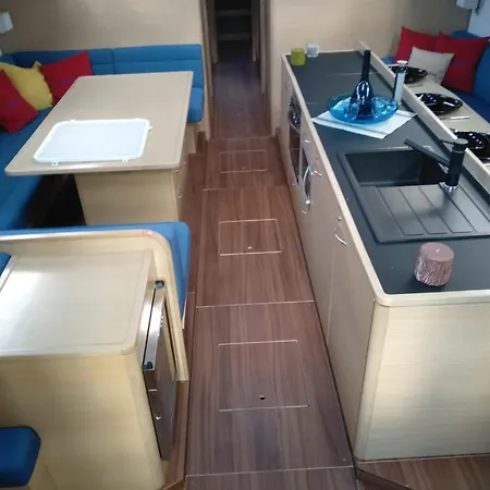 Botel Adriatic Expert